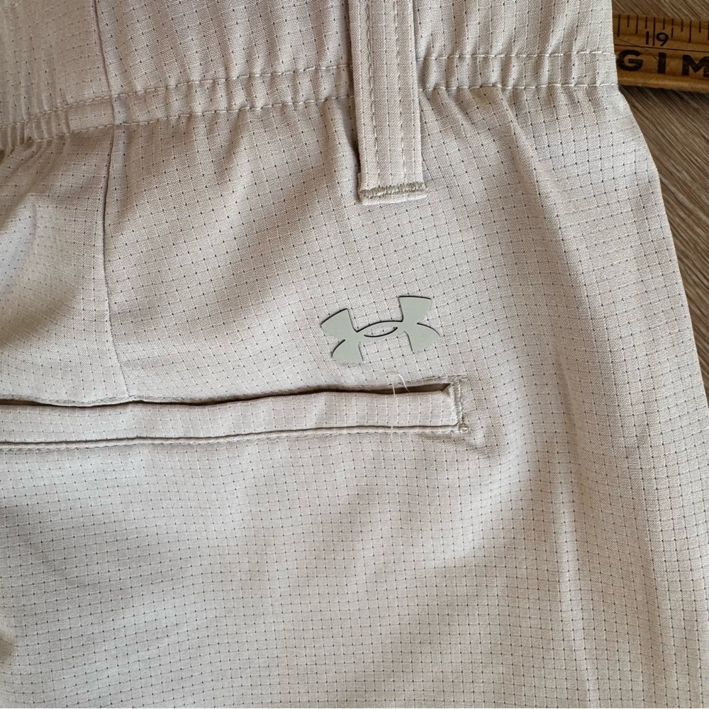 Under Armour air vent tan pants golf - Picture 8 of 8
